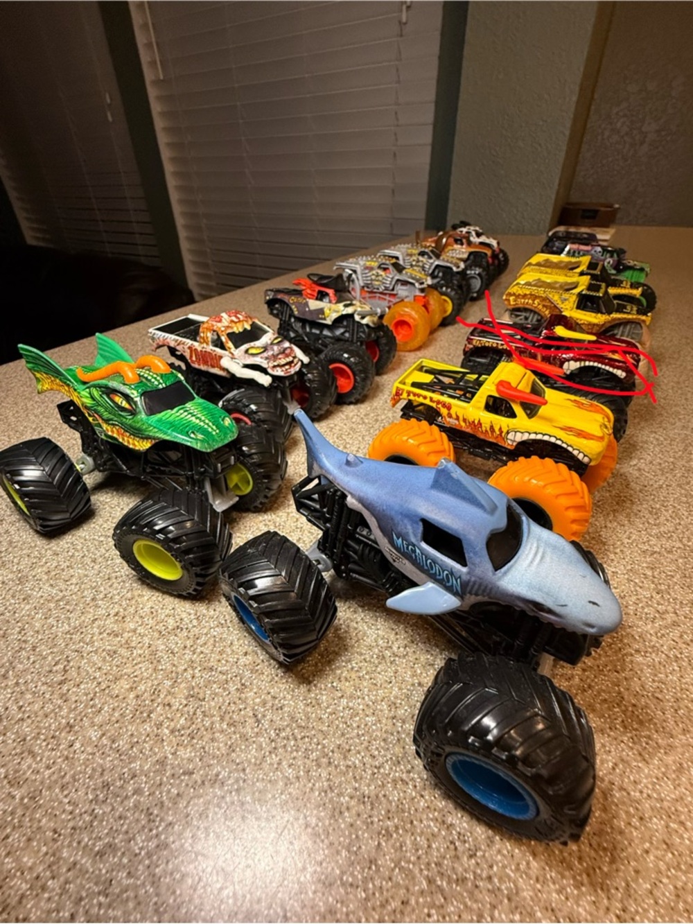 Monster Jam Truck Toy Set - 13 Fan Favorites 1:64 Official Vehicles